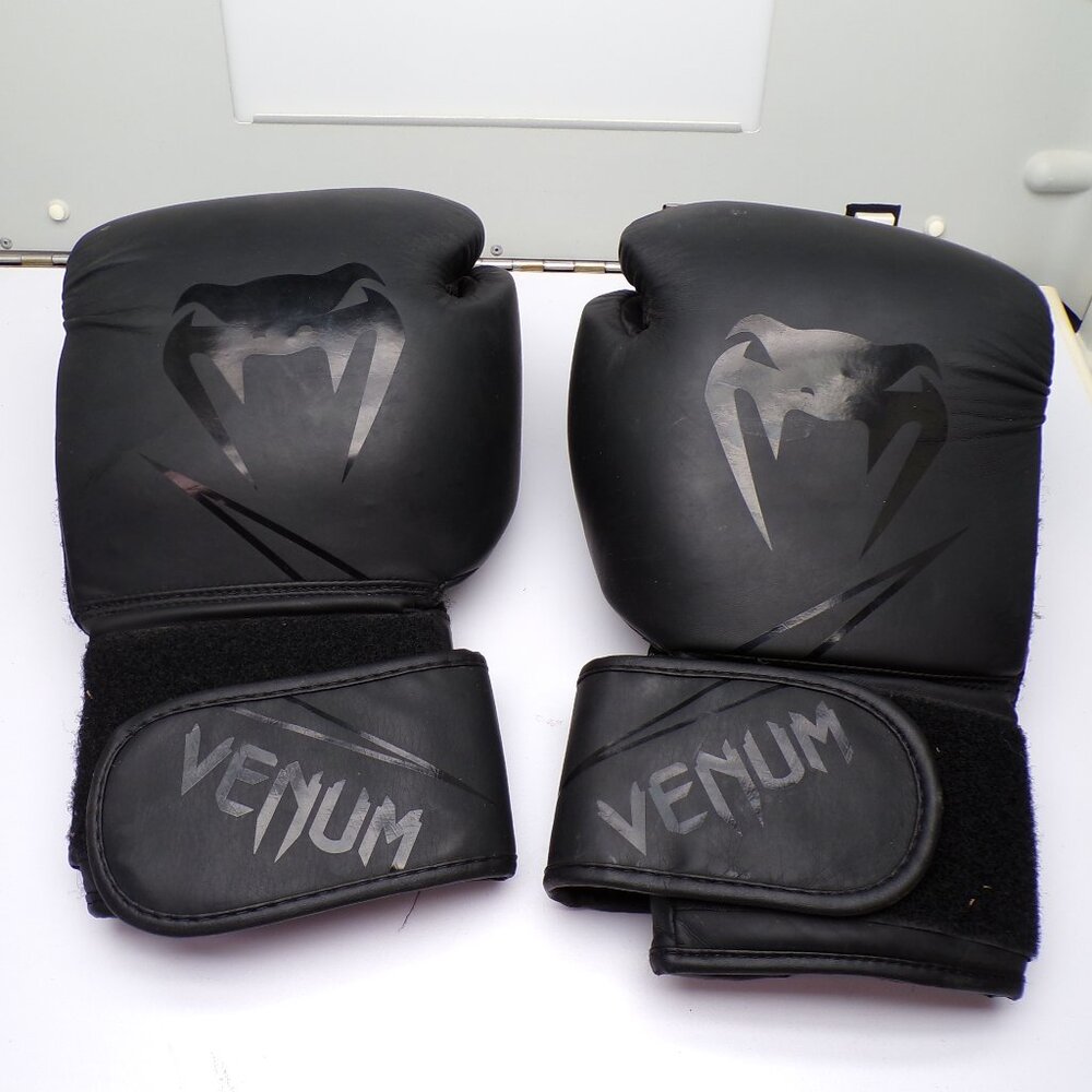 Venum Elite Boxing Premium Quality Gloves